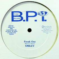 SMILEY : FREAK OUT